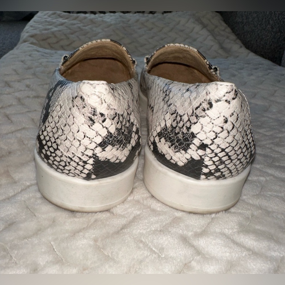 NATURALIZER Ranger Loafer in Alabaster Snake Size: 6 - Picture 8 of 11